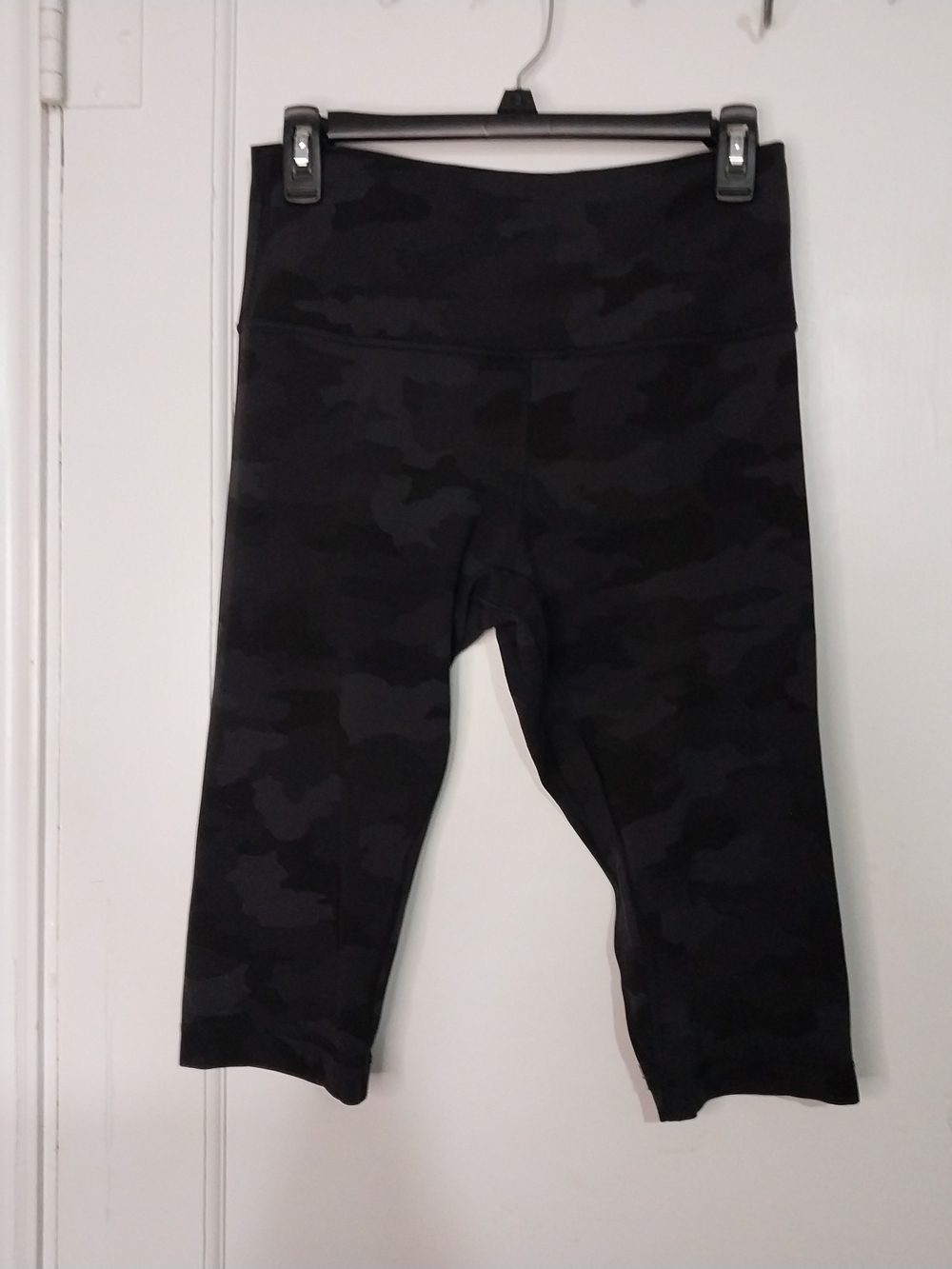 LULULEMON Women's Leggins Black Camo Capri Leggings - Picture 2 of 8